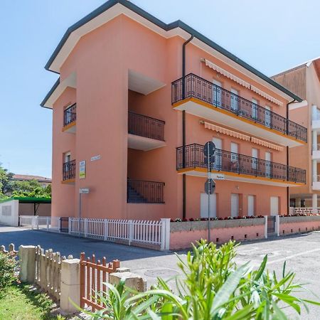 Appartamenti Calligher Bibione Exteriör bild