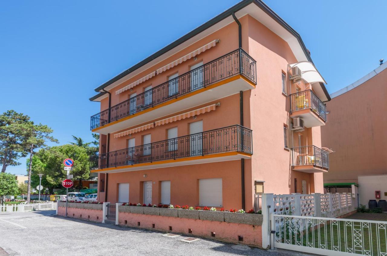 Appartamenti Calligher Bibione Exteriör bild