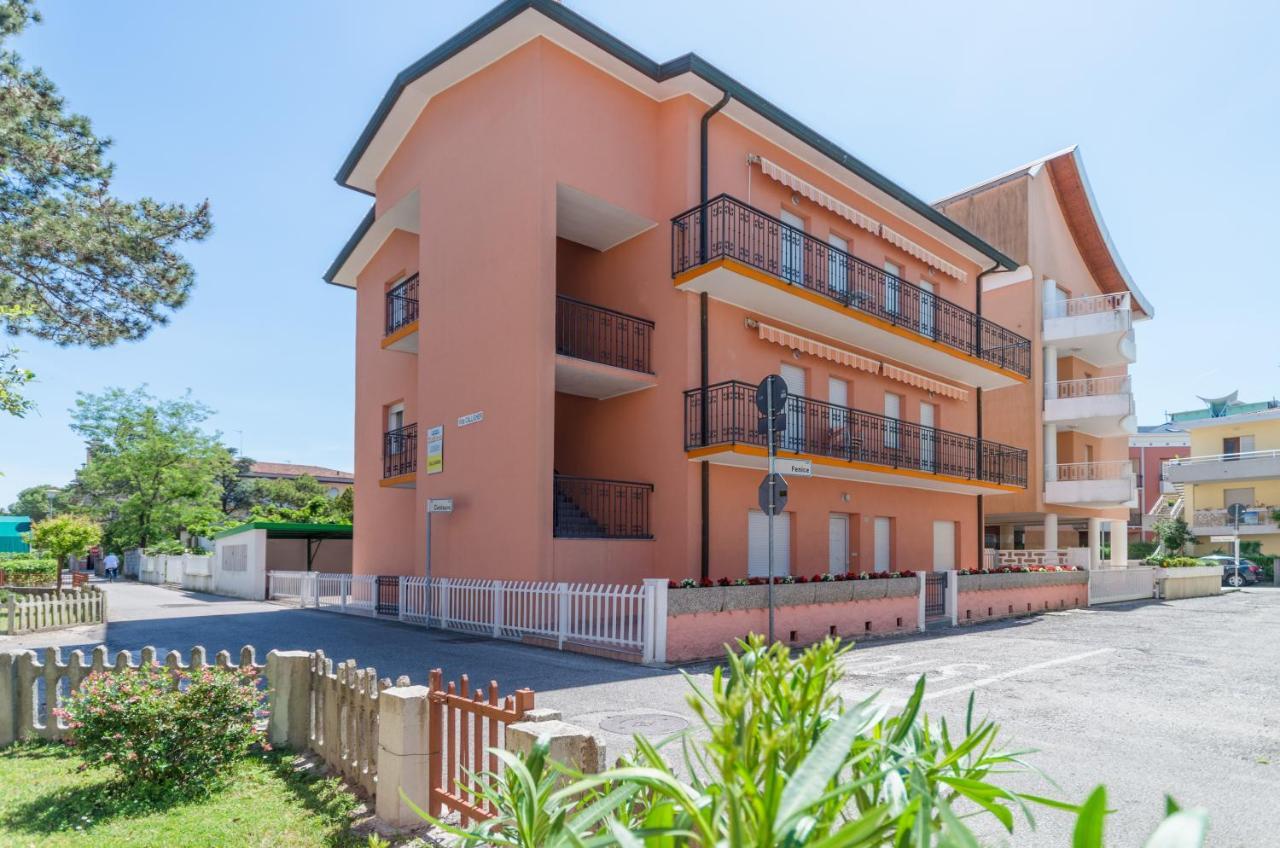 Appartamenti Calligher Bibione Exteriör bild